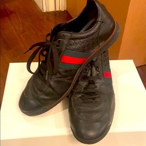 Men’s Gucci leather sneakers